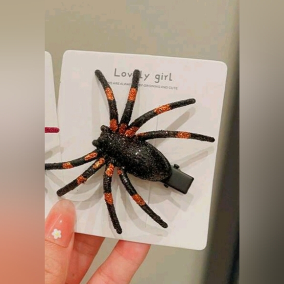 Multi-Color Glitter Spider Design Halloween Scary Party Hairclip - Picture 2 of 3